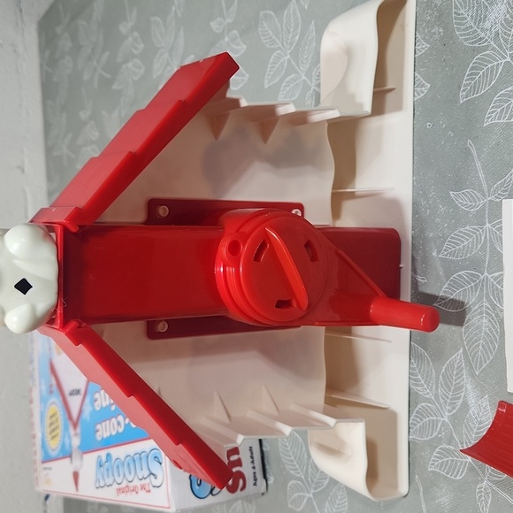 The Original Snoopy Snow Cone Maker - Picture 5 of 6